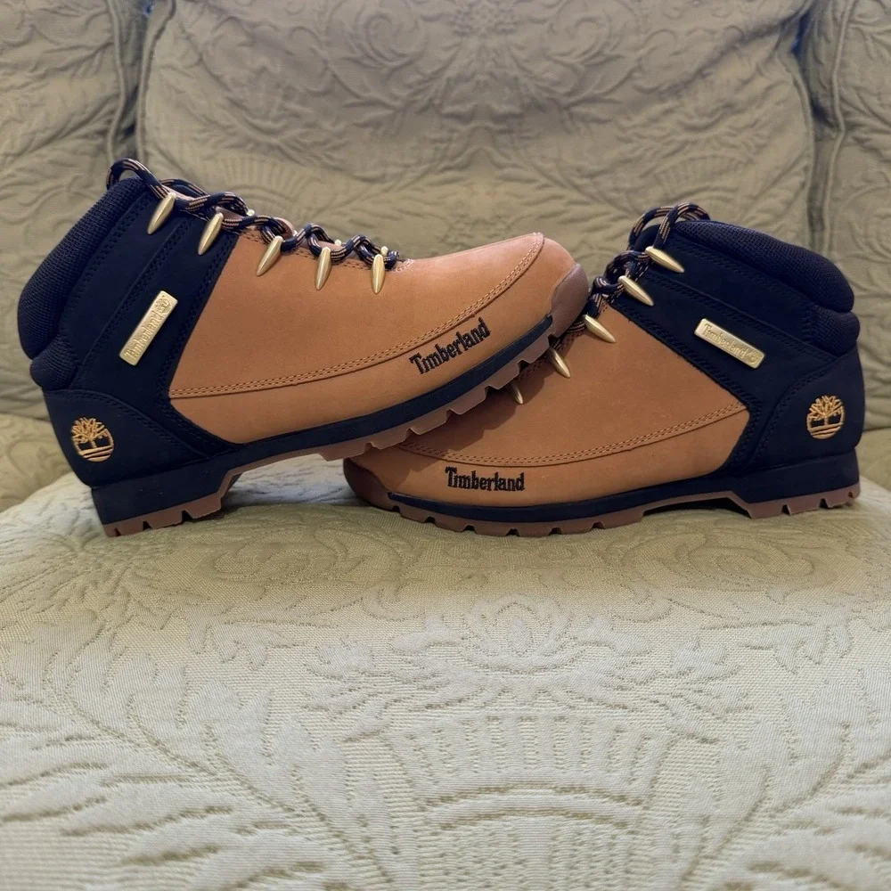 Timberland Euro Hiker Boots Mens 8.5 Wheat Black Leather Gold‎ Hardware Mid Top